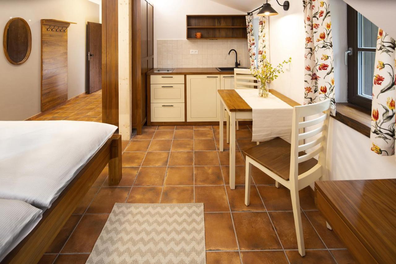 Dvur Liskovy Vrch Hotel Strazny Bagian luar foto