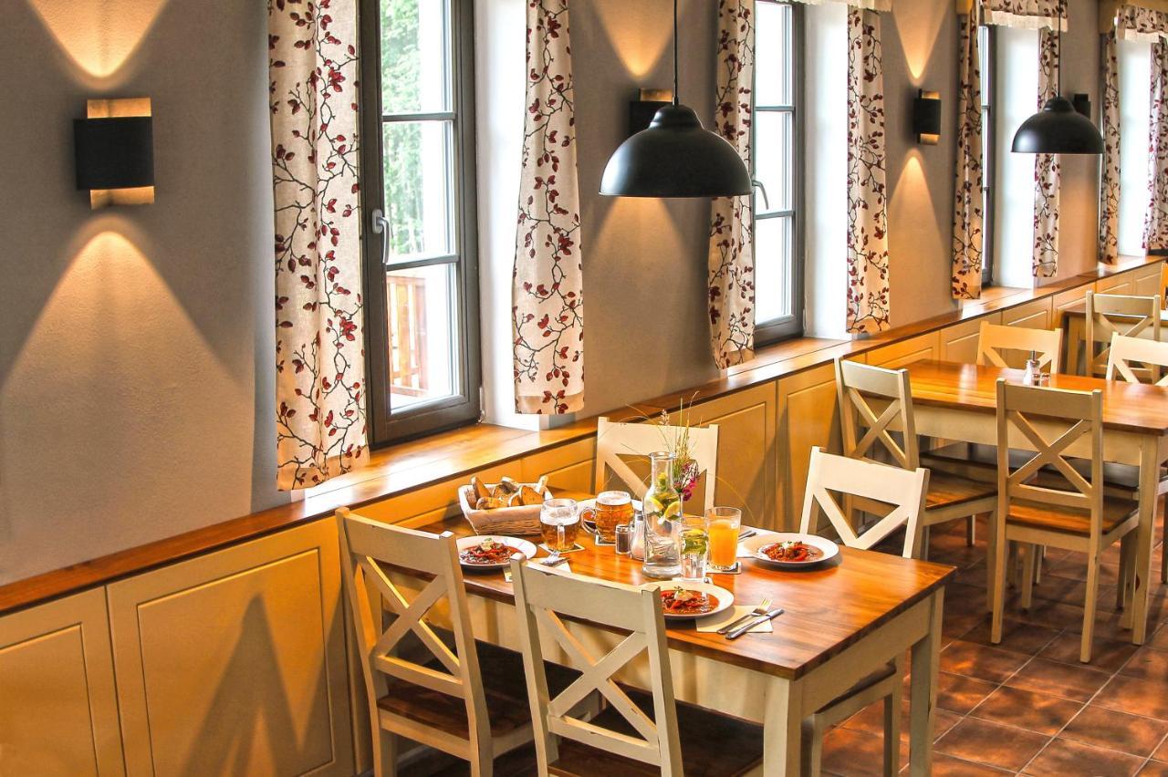 Dvur Liskovy Vrch Hotel Strazny Bagian luar foto