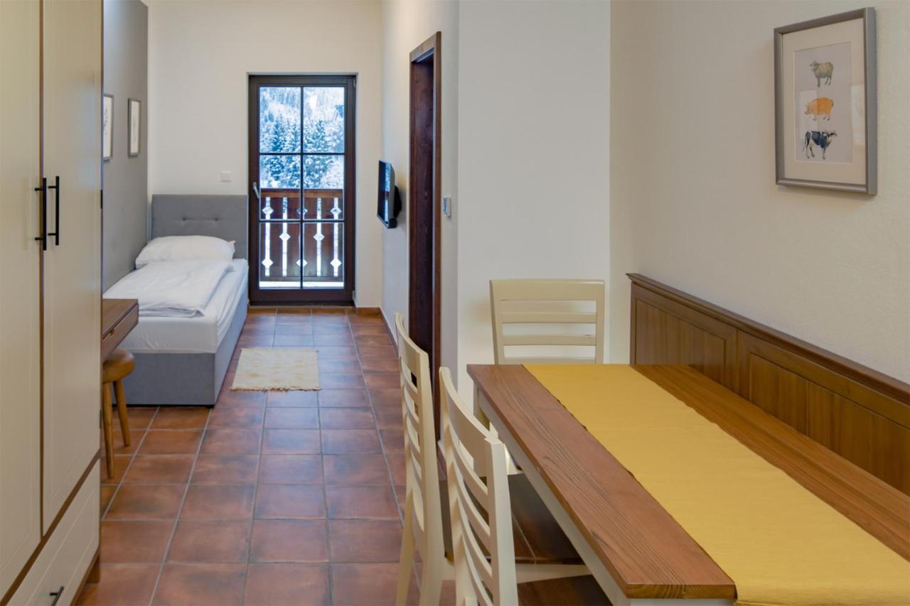 Dvur Liskovy Vrch Hotel Strazny Bagian luar foto