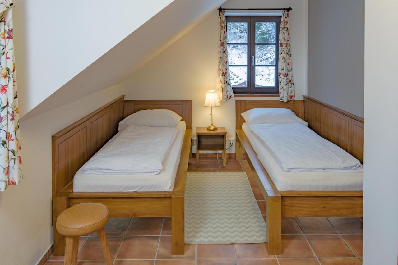 Dvur Liskovy Vrch Hotel Strazny Bagian luar foto
