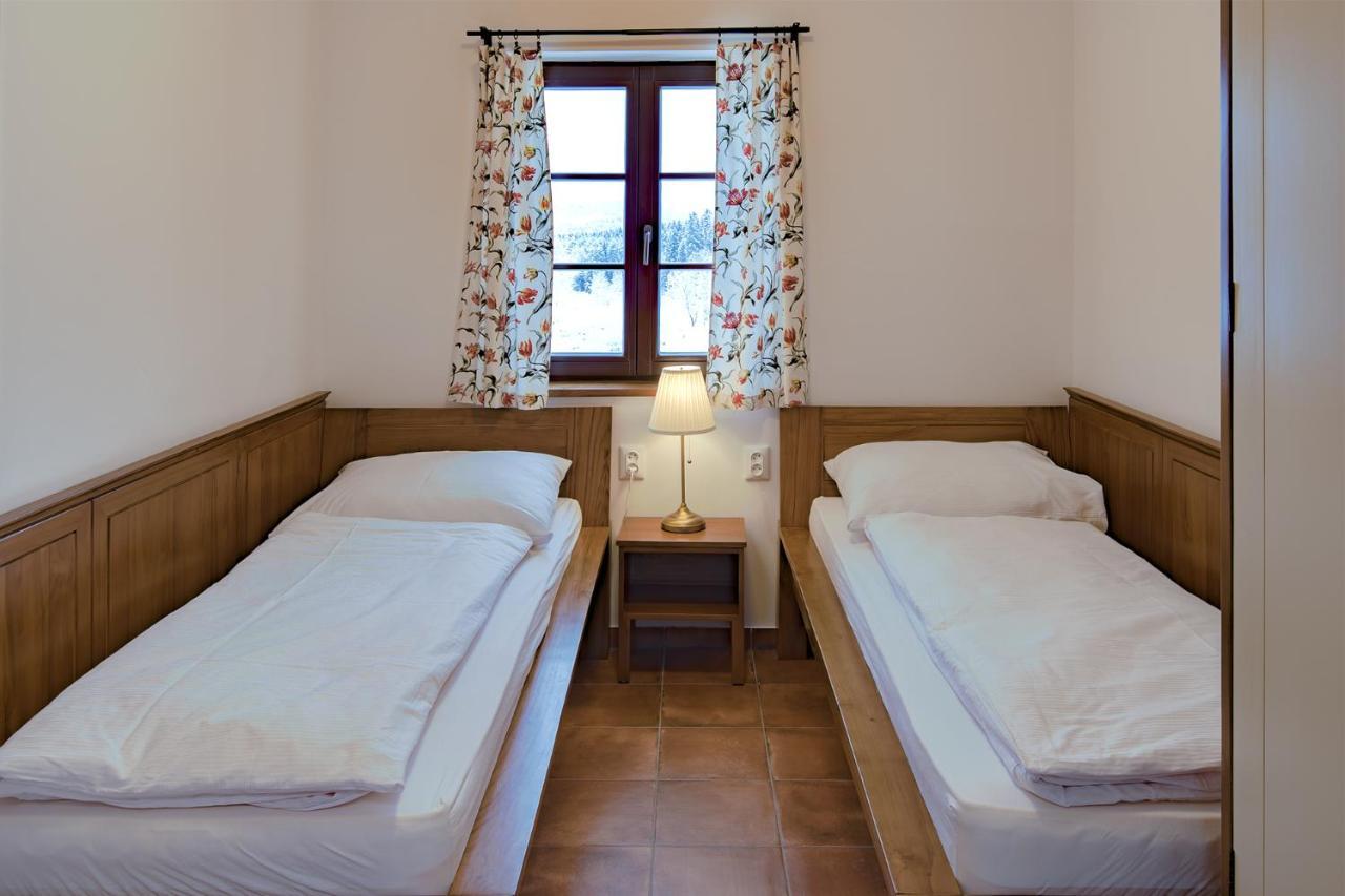 Dvur Liskovy Vrch Hotel Strazny Bagian luar foto