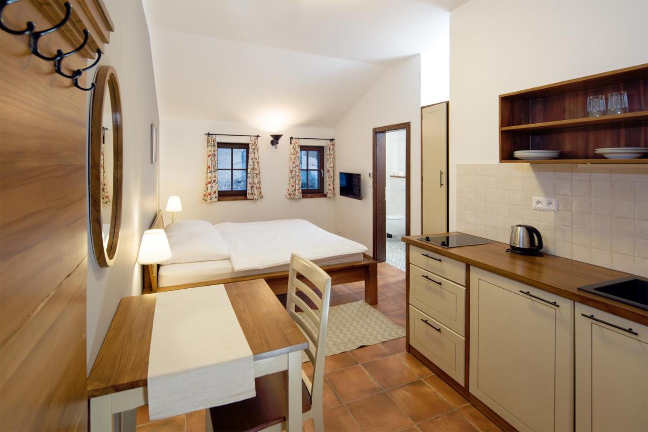 Dvur Liskovy Vrch Hotel Strazny Bagian luar foto
