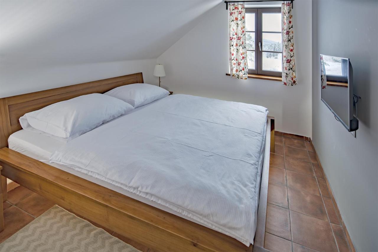 Dvur Liskovy Vrch Hotel Strazny Bagian luar foto