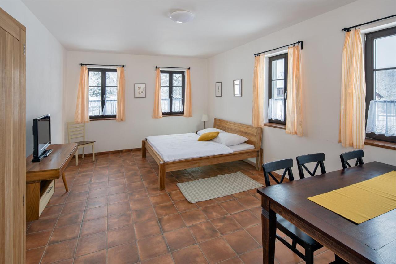 Dvur Liskovy Vrch Hotel Strazny Bagian luar foto