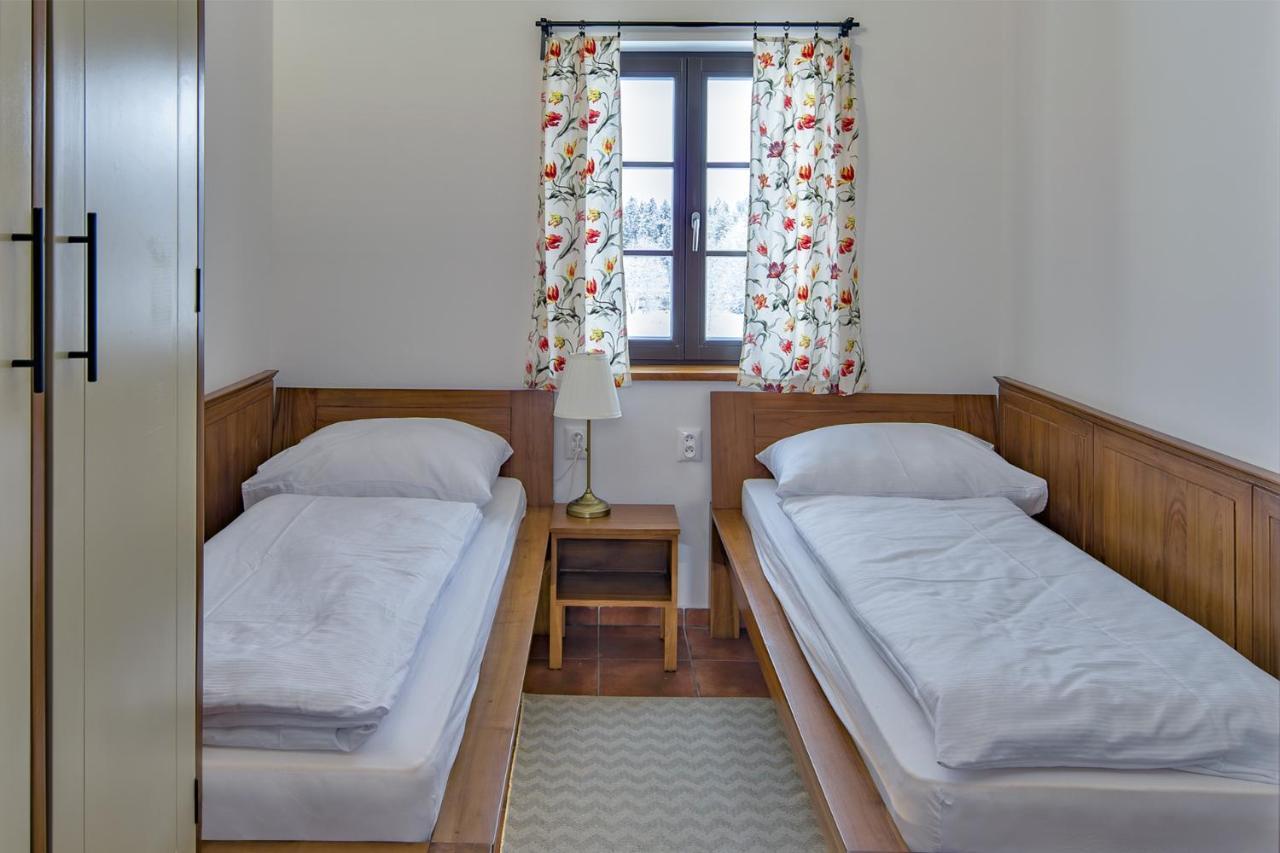 Dvur Liskovy Vrch Hotel Strazny Bagian luar foto