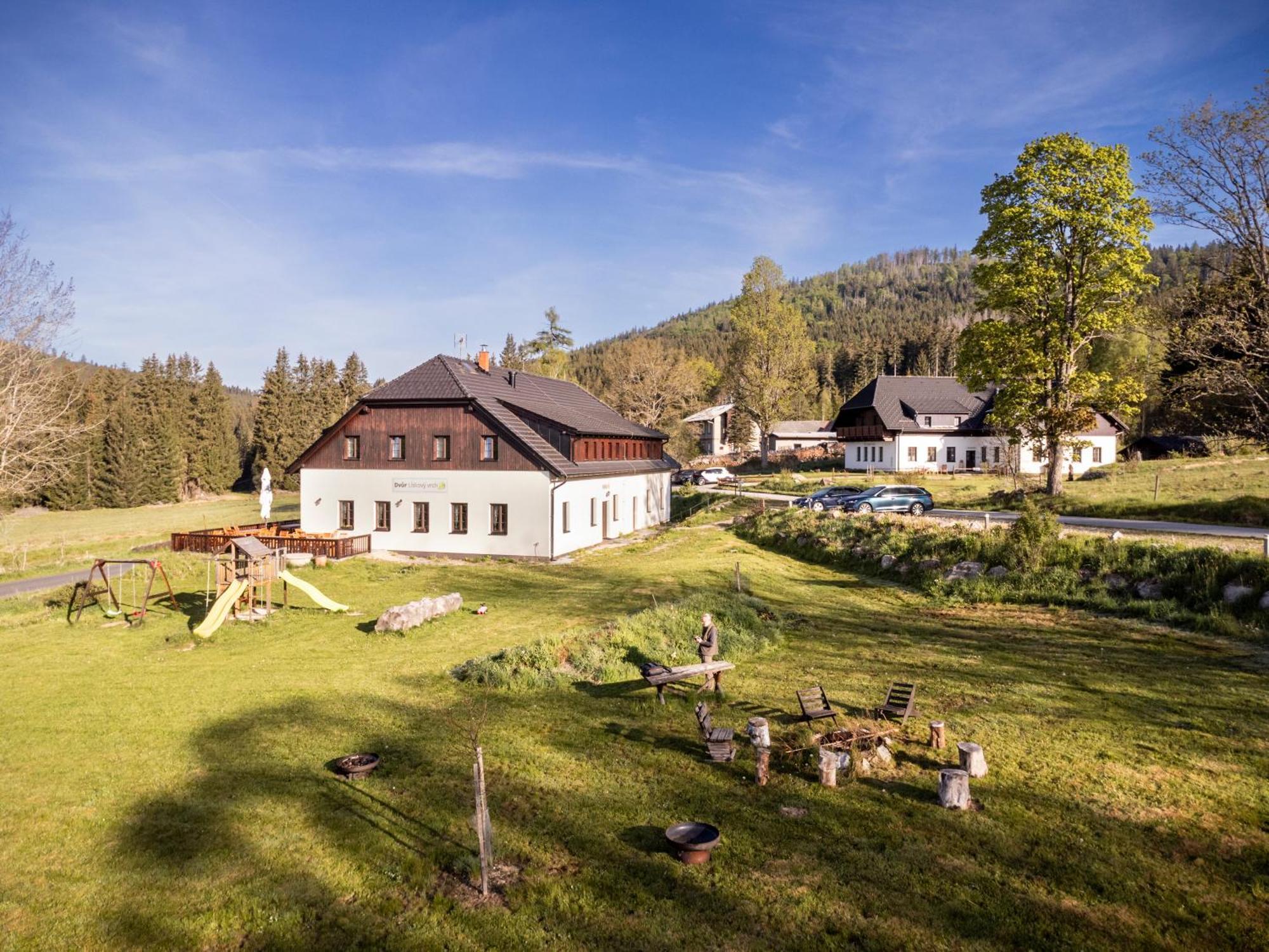 Dvur Liskovy Vrch Hotel Strazny Bagian luar foto