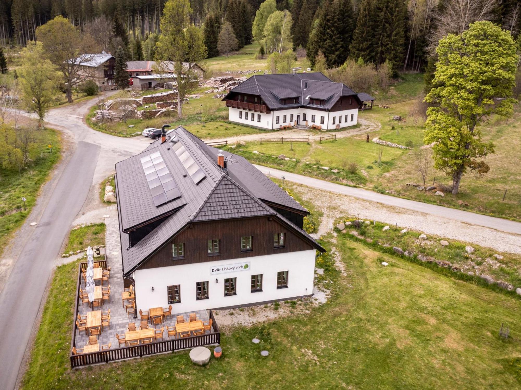 Dvur Liskovy Vrch Hotel Strazny Bagian luar foto